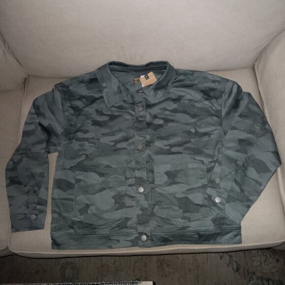 Democracy Twill Denim Camo Jacket sz L , NWT  B9 - Picture 2 of 8